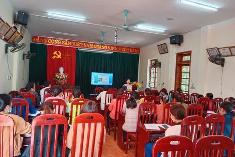 Hội nông dân xã Lương Bằng tổ chức tập huấn tuyên truyền về tác hại của việc đốt rơm rạ, phế phụ phẩm nông...